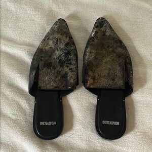 One Teaspoon Black Gold Crackled Metallic Nail Detailing Slip On Mules